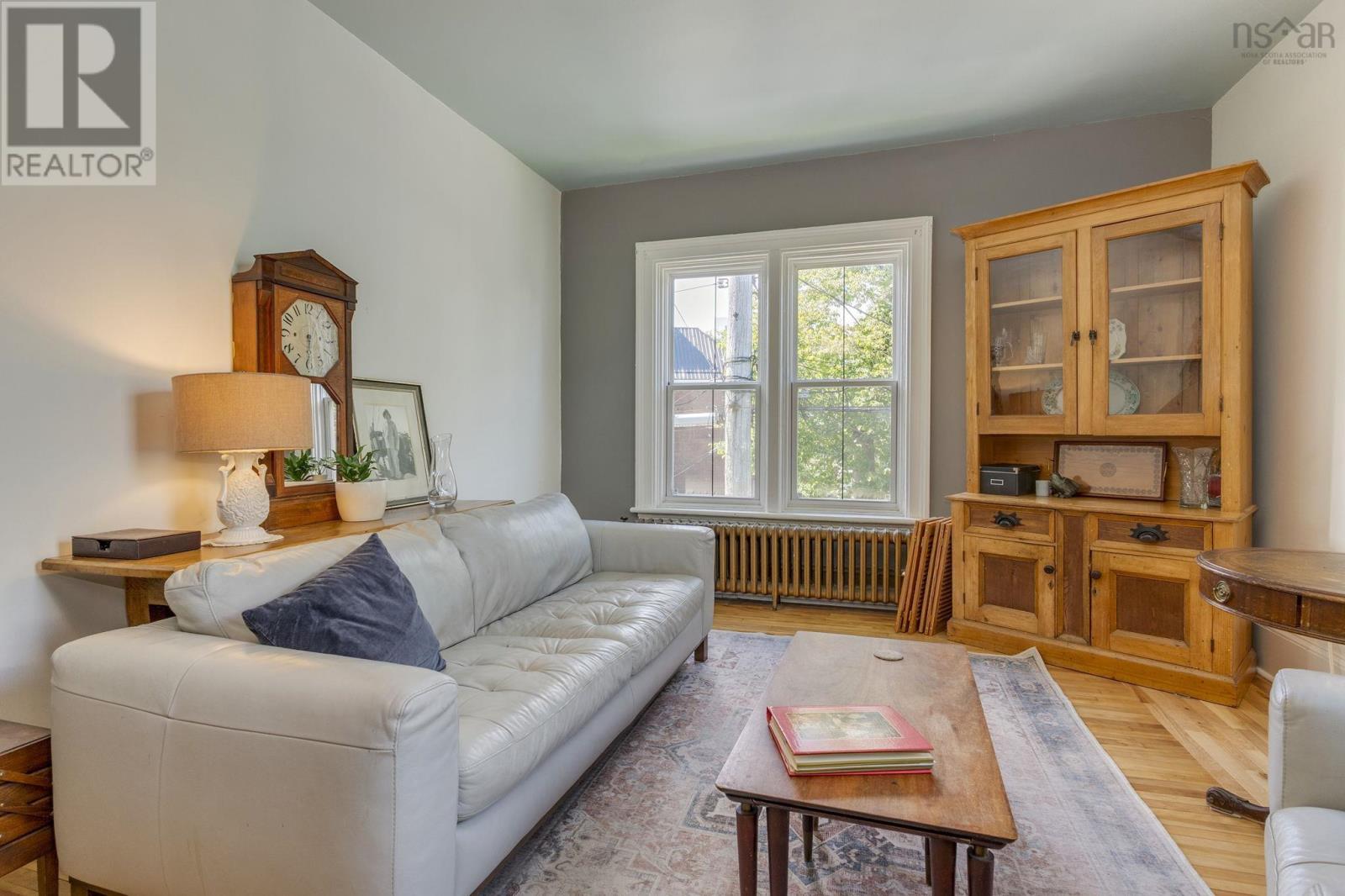 Property 21 of 47 of 5822 / 5824 Charles Street