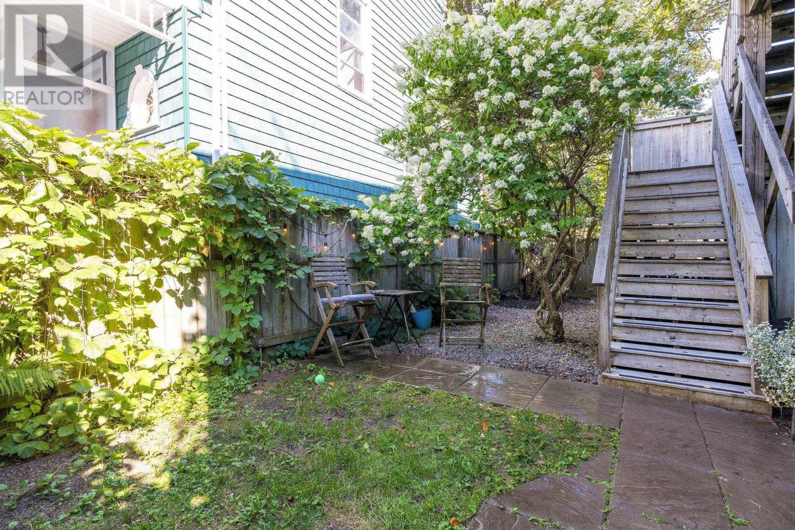 Property 38 of 47 of 5822 / 5824 Charles Street