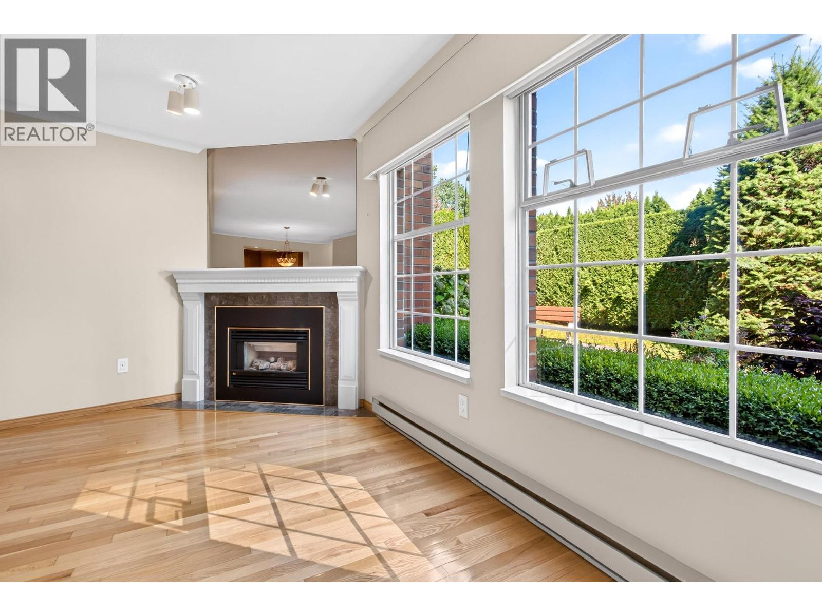 103 2973 BURLINGTON DRIVE — photo 5