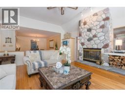 2526 Island Hwy W, Qualicum Beach, BC V9K1B5 Photo 26