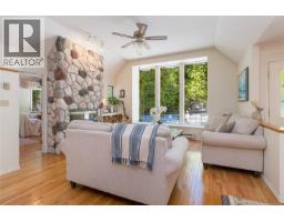 2526 Island Hwy W, Qualicum Beach, BC V9K1B5 Photo 20