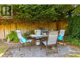 2526 Island Hwy W, Qualicum Beach, BC V9K1B5 Photo 18