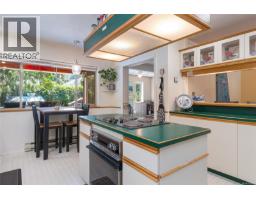 2526 Island Hwy W, Qualicum Beach, BC V9K1B5 Photo 30