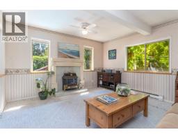 Kitchen - 2526 Island Hwy W, Qualicum Beach, BC V9K1B5 Photo 6
