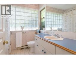 2526 Island Hwy W, Qualicum Beach, BC V9K1B5 Photo 45