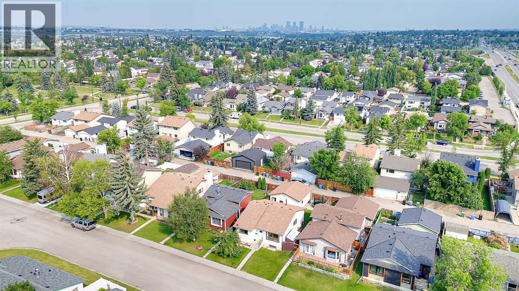 40 River Valley Crescent SE, Riverbend, Calgary photo 2