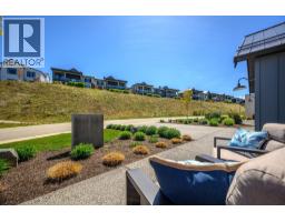 Pantry - 291 Grange Drive, Vernon, BC V1H2M1 Photo 6