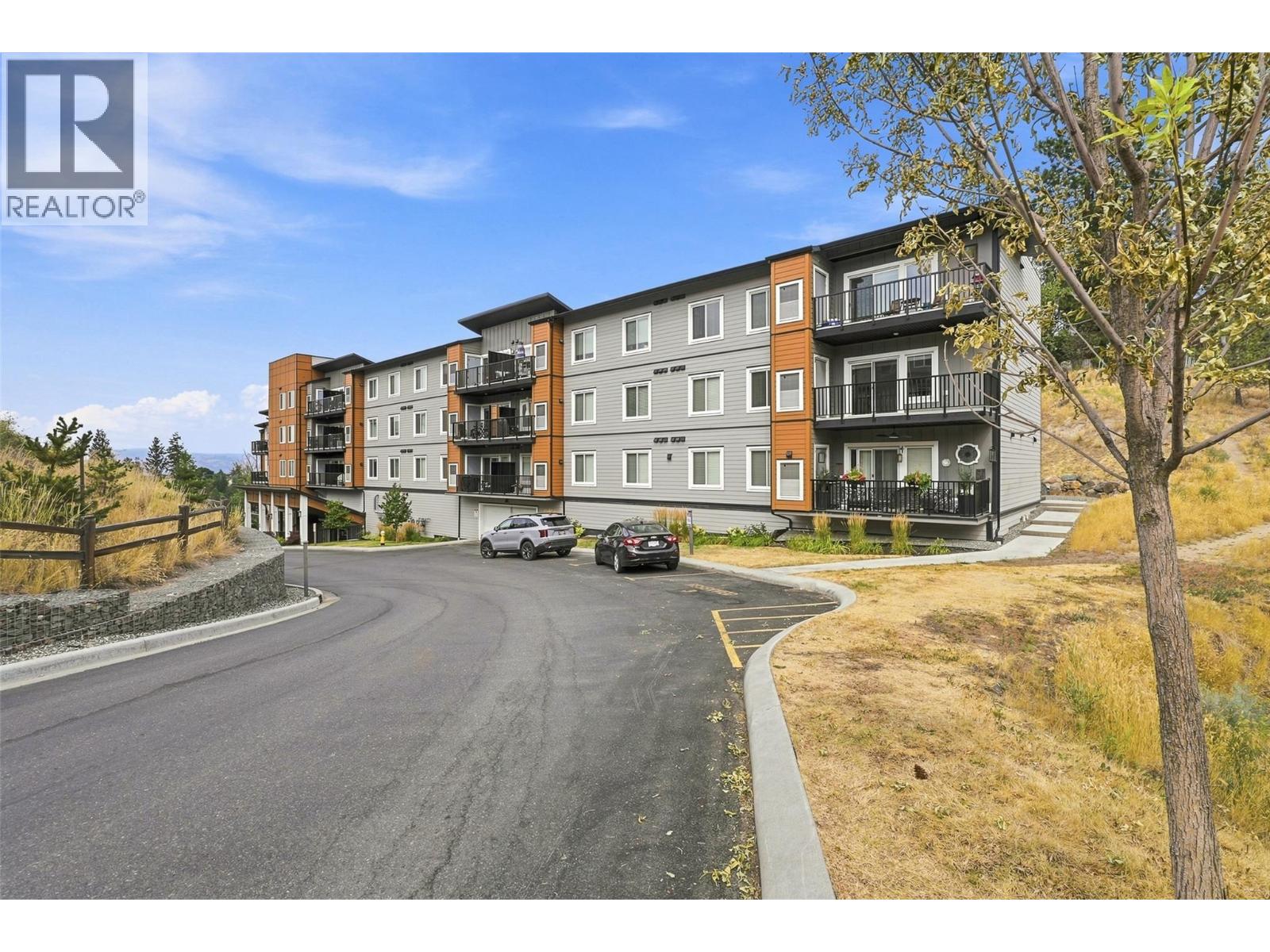 #105 2046 ROBSON Place - 37