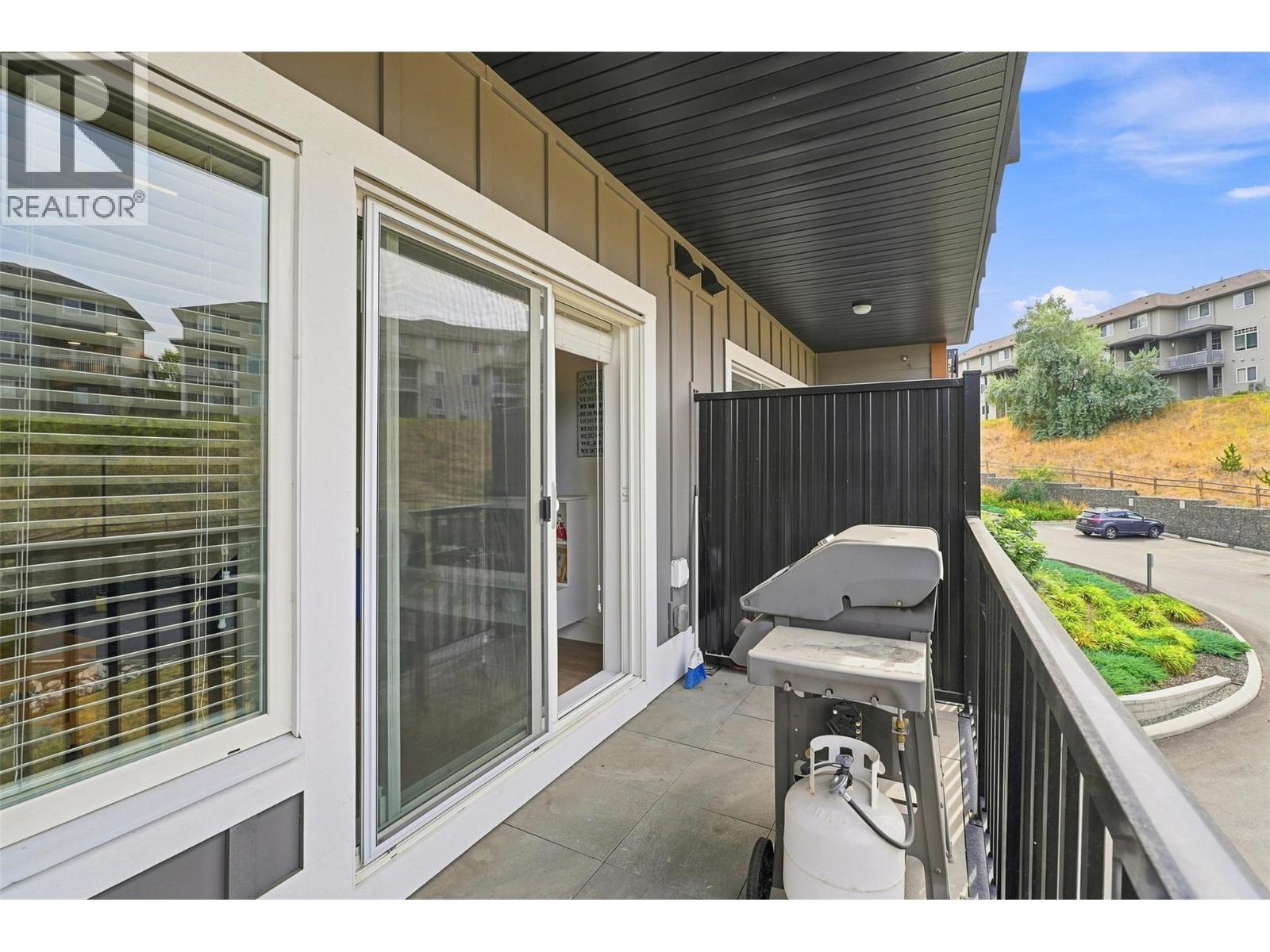 #105 2046 ROBSON Place - 31