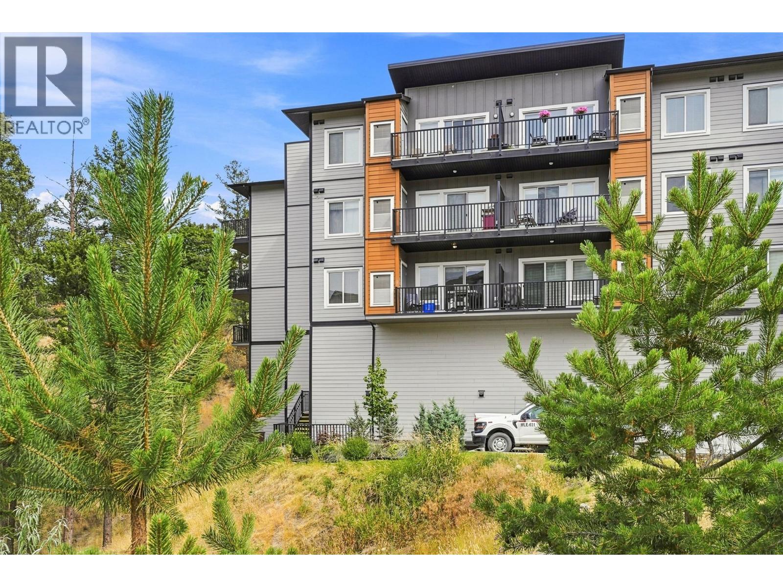#105 2046 ROBSON Place - 39