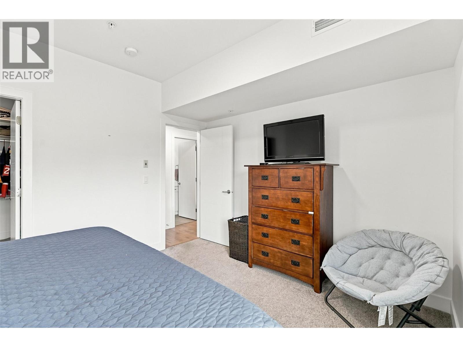 #105 2046 ROBSON Place - 26