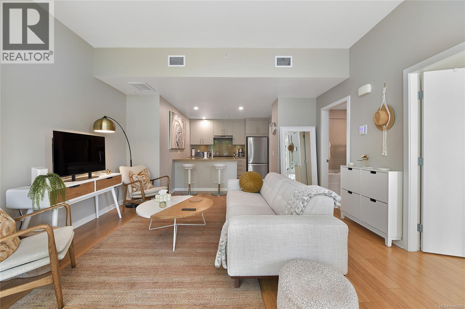 111 373 Tyee Road, Victoria