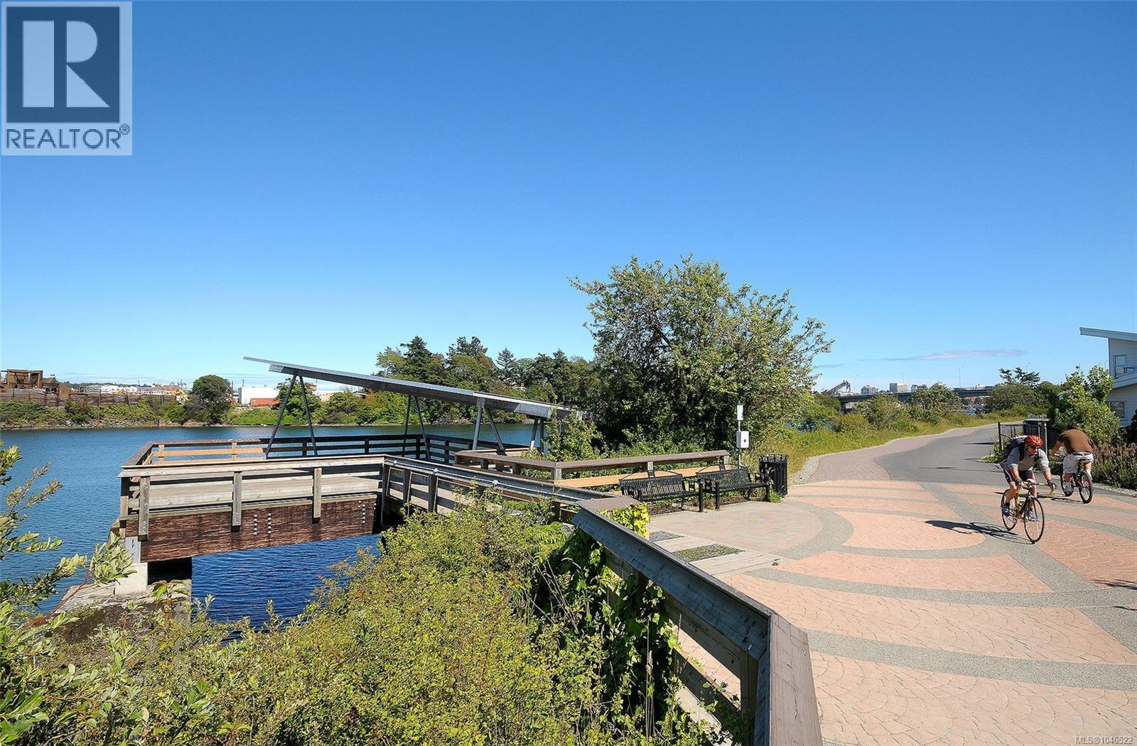 111 373 Tyee Road, Victoria