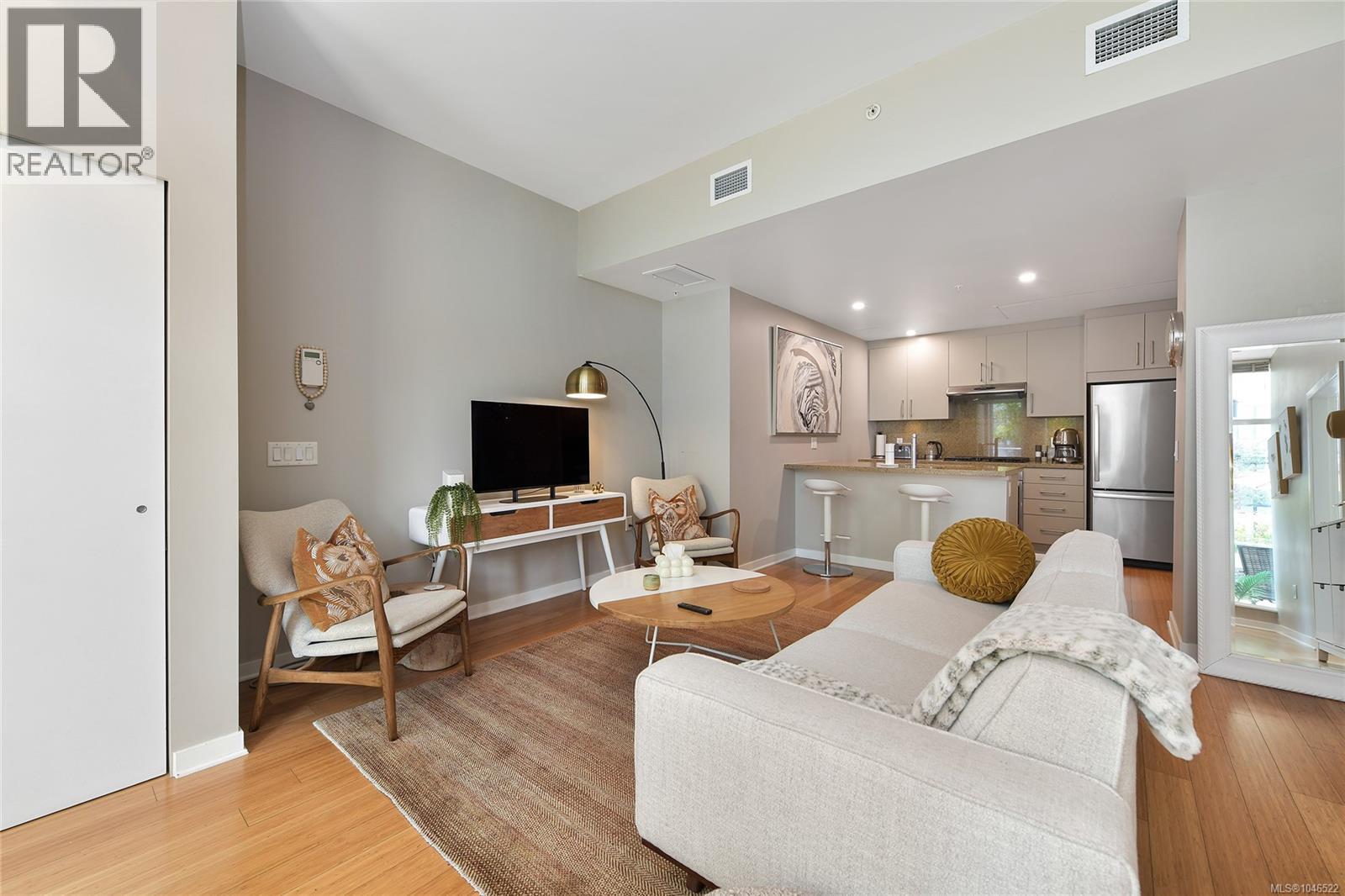 111 373 Tyee Road, Victoria