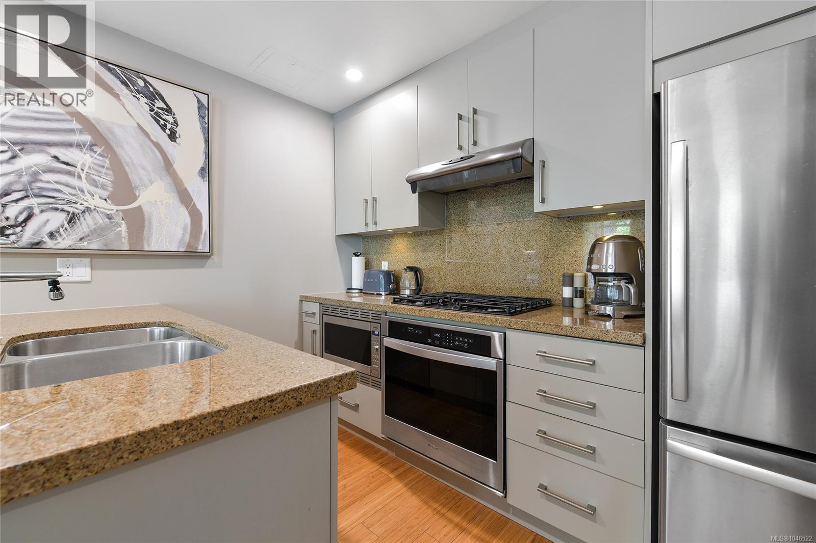 111 373 Tyee Road, Victoria