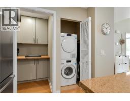 111 373 Tyee Rd, Victoria, BC V9A0B3 Photo 12