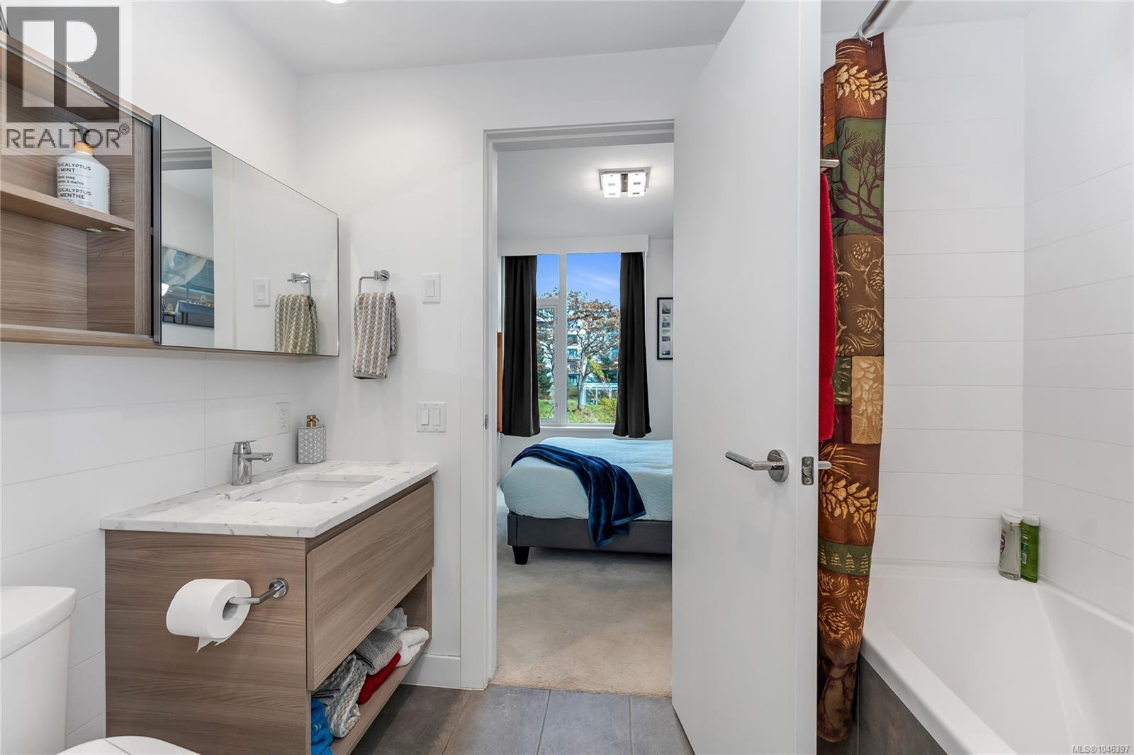 211 70 Saghalie Road, Victoria
