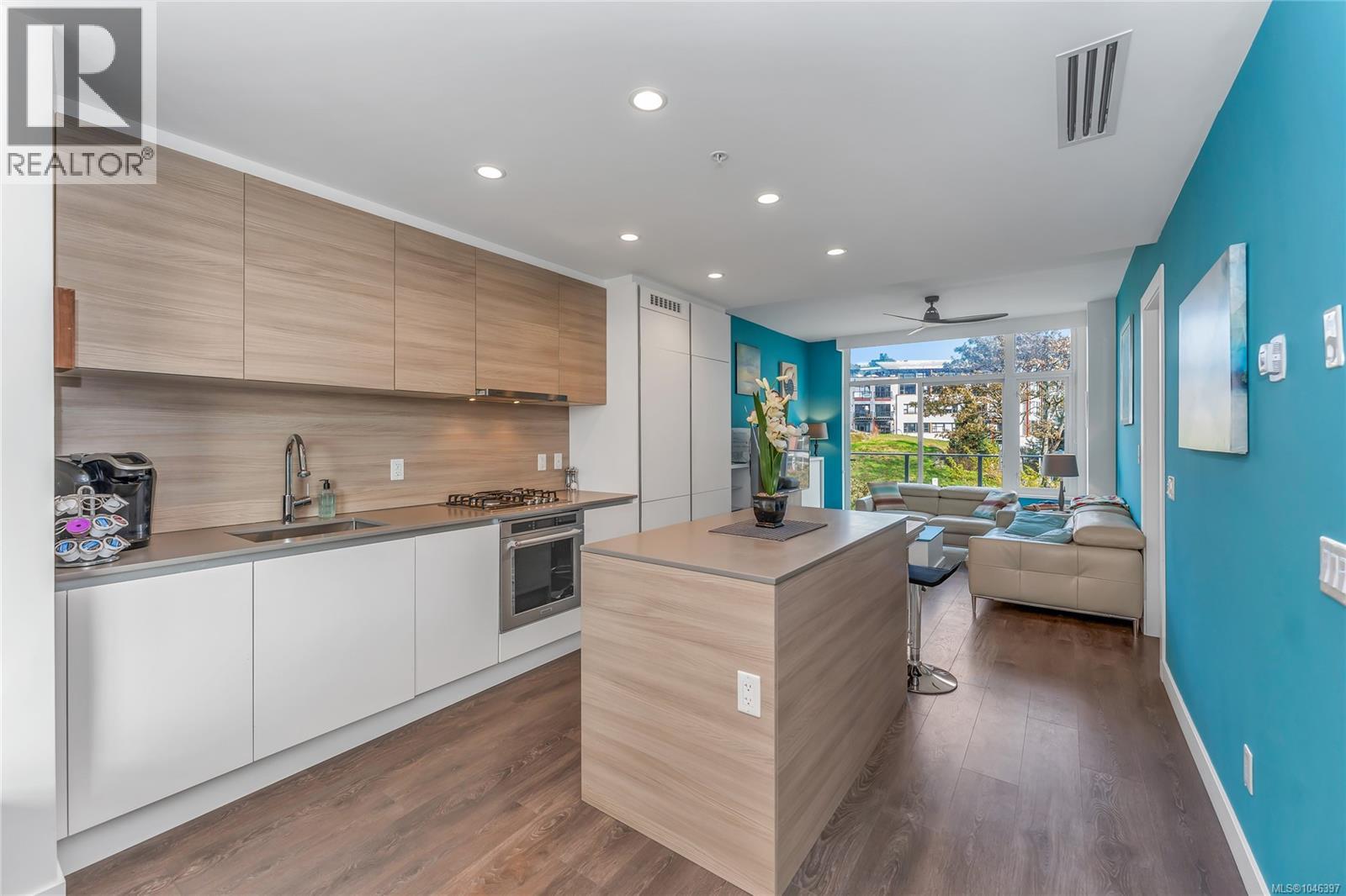 211 70 Saghalie Road, Victoria