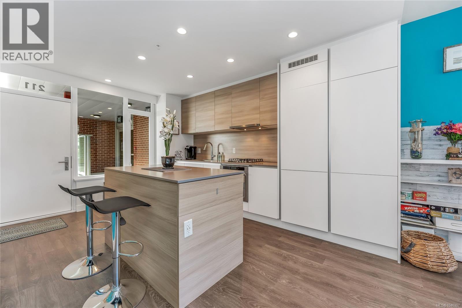 211 70 Saghalie Road, Victoria