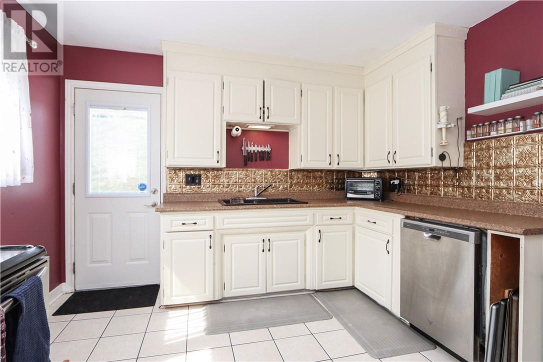 6 Diorite Street - 9