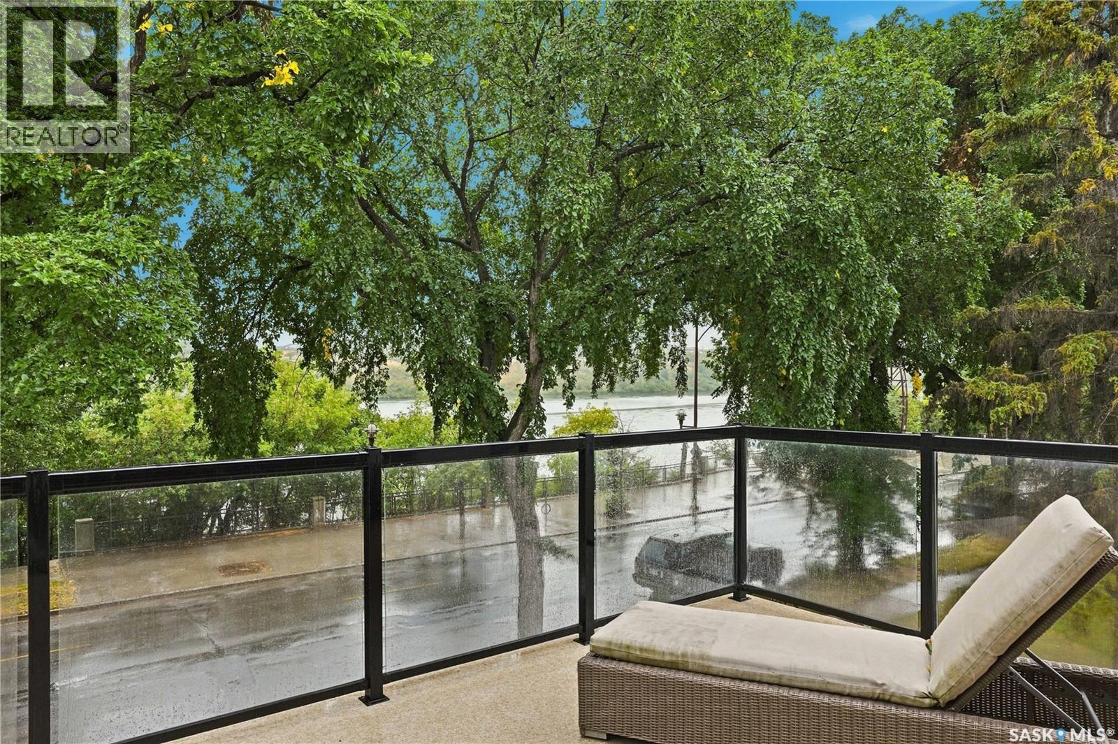 1172A Spadina CRESCENT E - Image 33