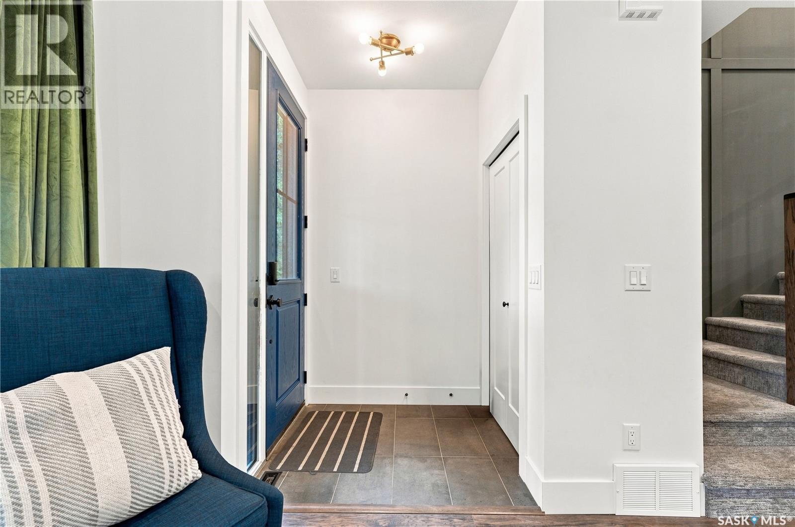 1172A Spadina CRESCENT E - Image 5