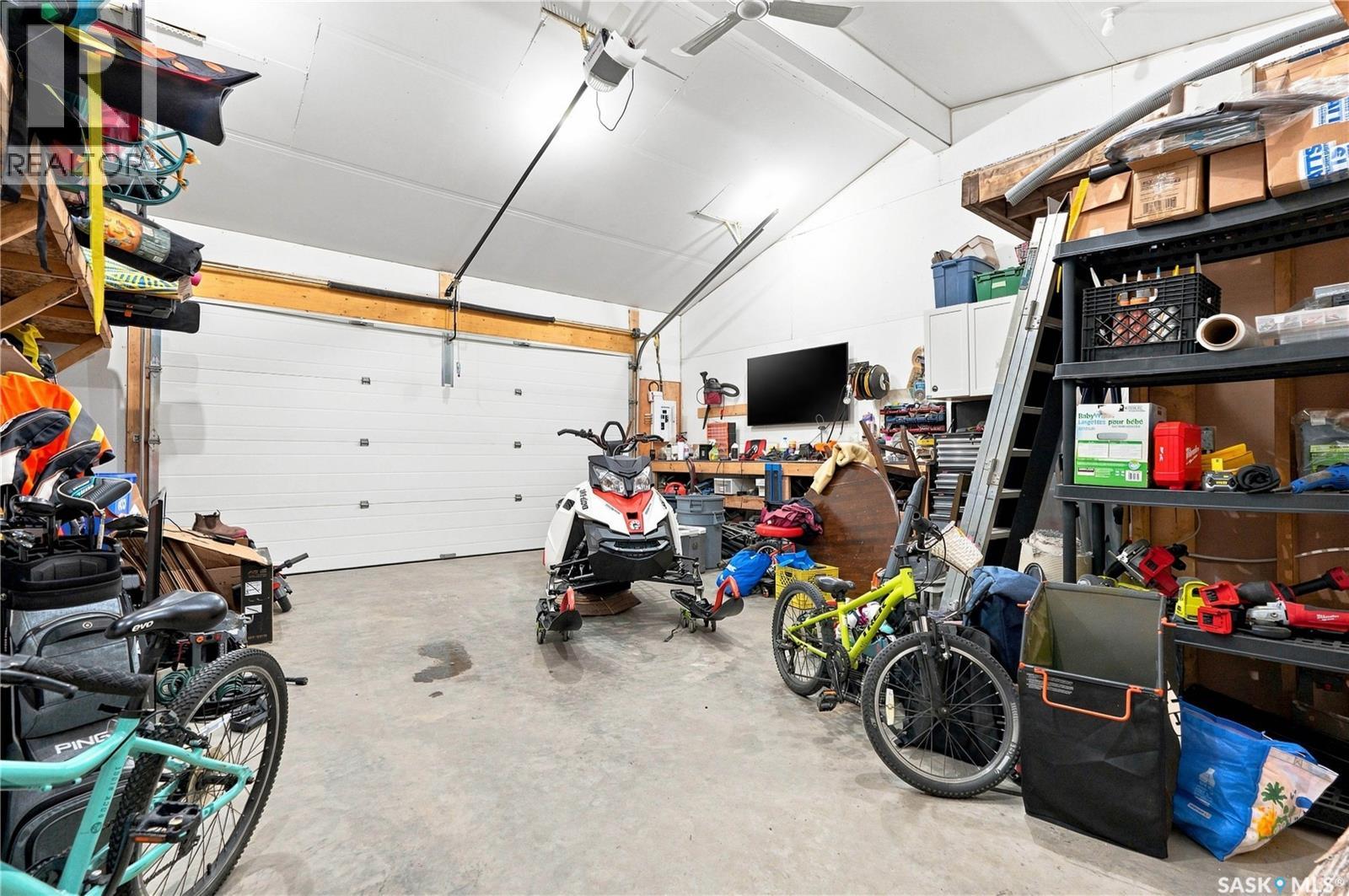 1172A Spadina CRESCENT E - Image 52