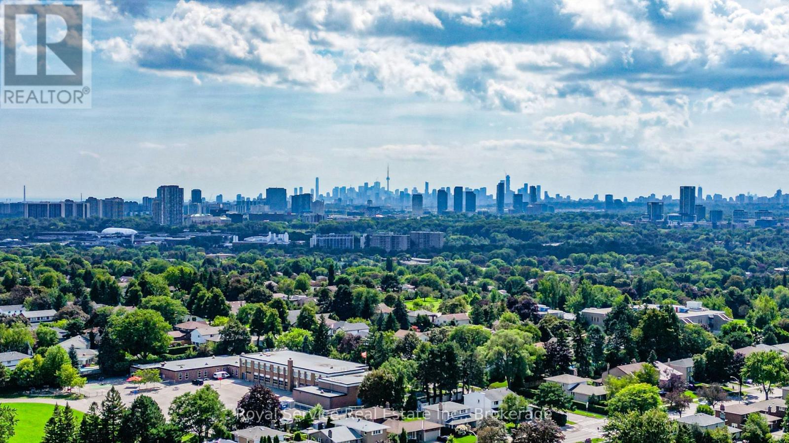 65 COMBERMERE DRIVE - 44