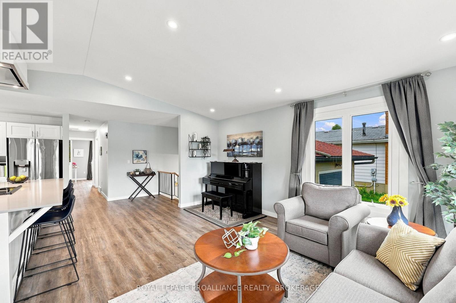 868 ALLUM AVENUE - Image 10