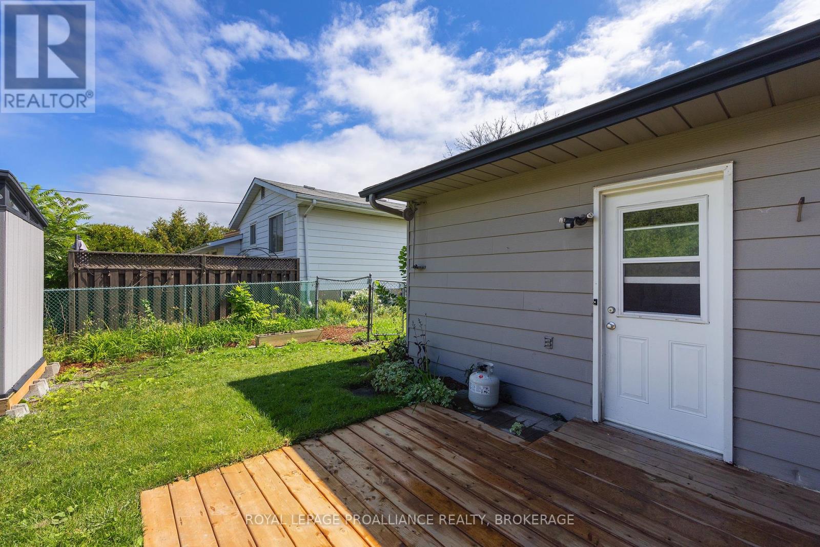 868 ALLUM AVENUE - Image 41