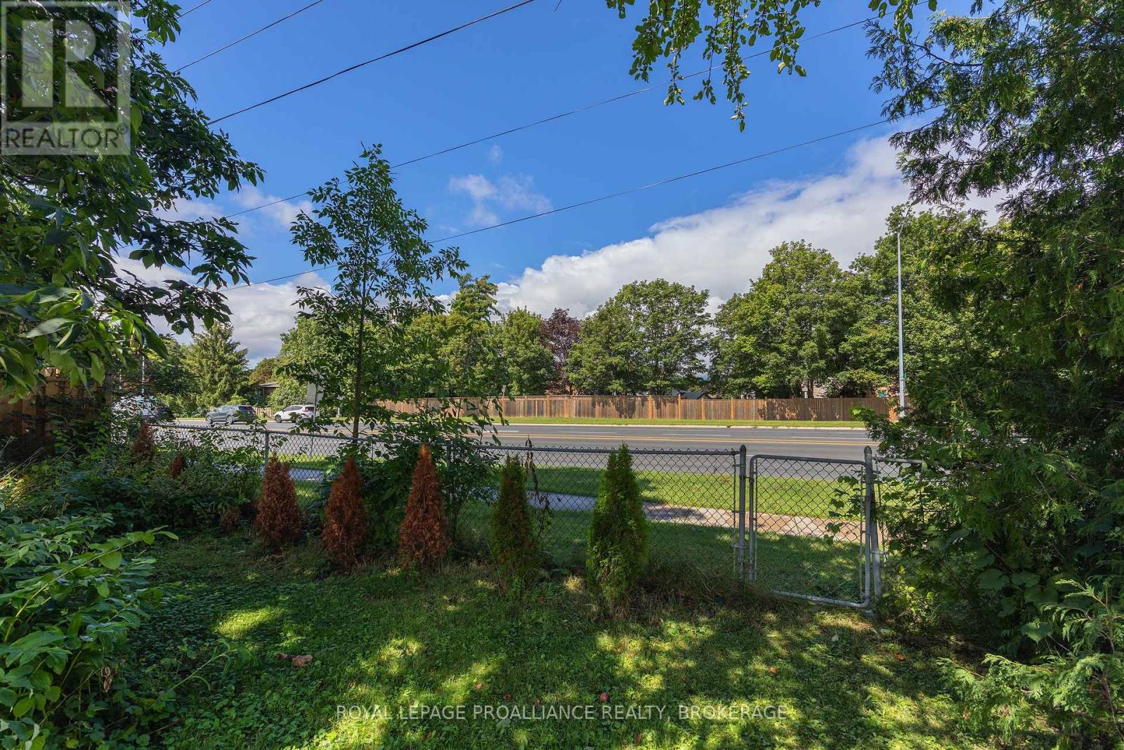 868 ALLUM AVENUE - 46