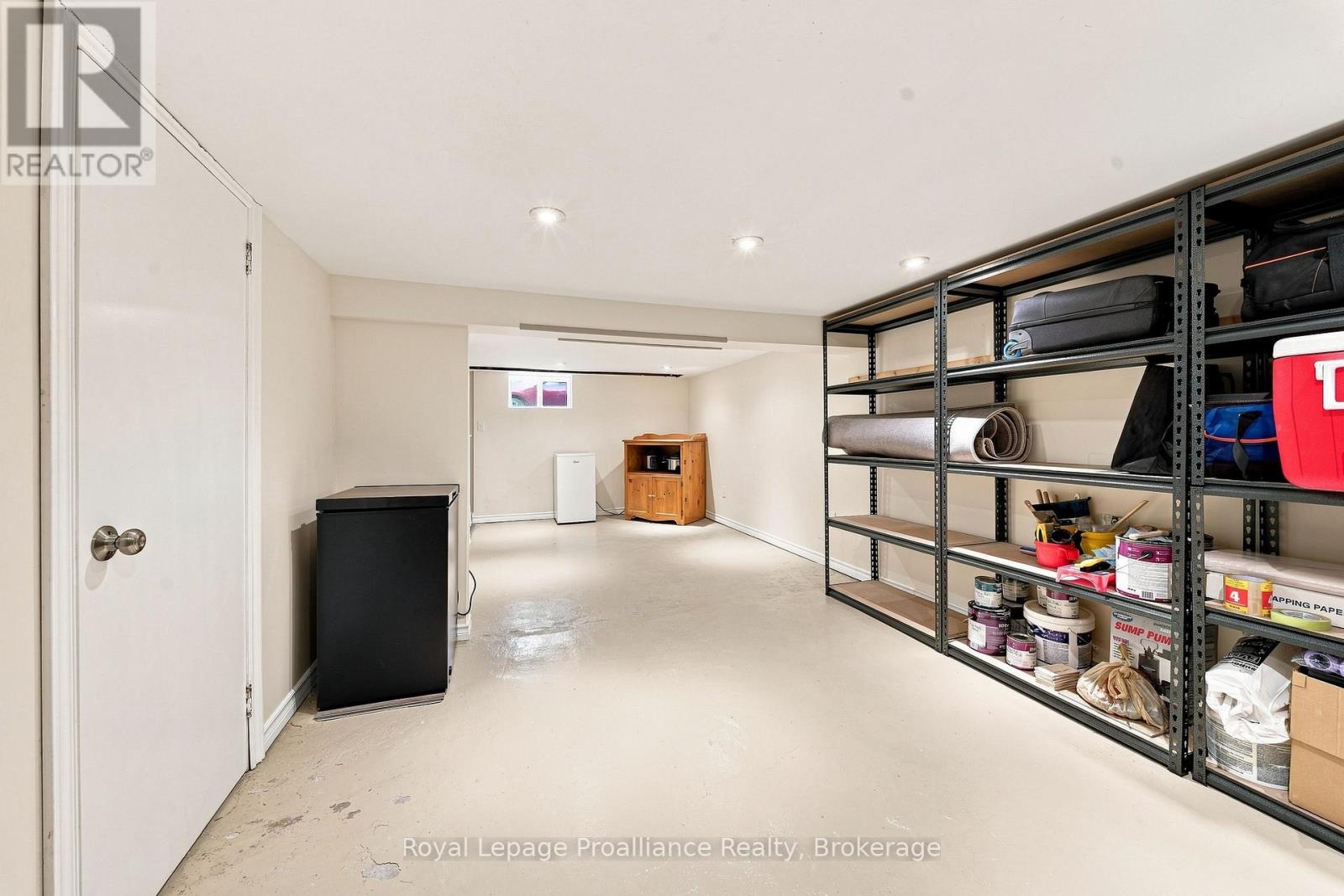 277 DUFFERIN AVENUE - Image 30