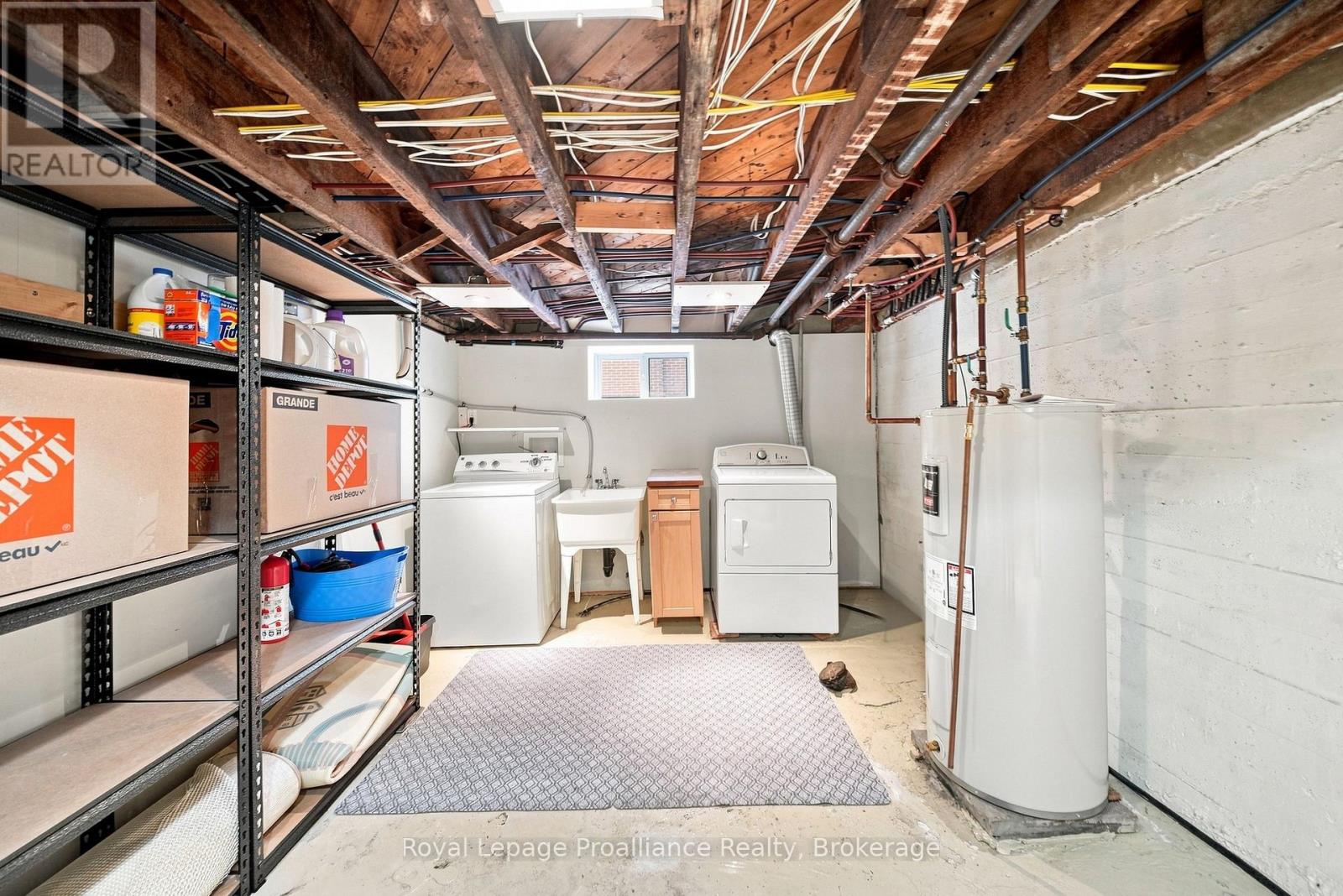 277 DUFFERIN AVENUE - Image 37