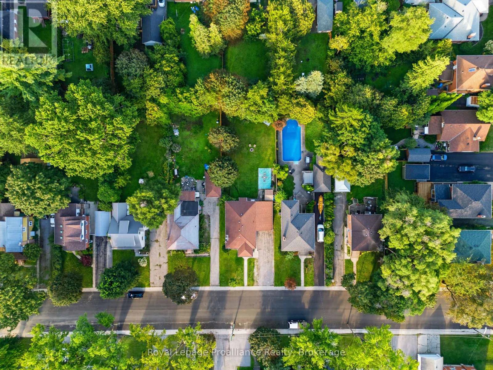 277 DUFFERIN AVENUE - 46