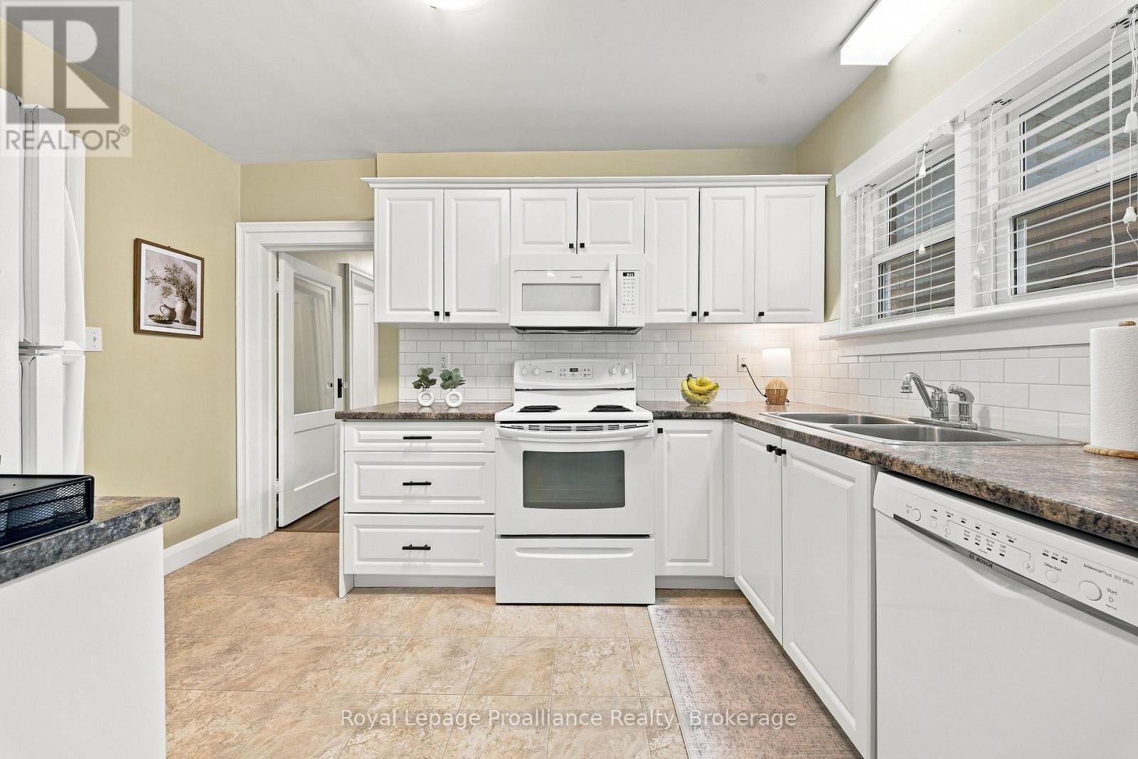 277 DUFFERIN AVENUE - Image 7