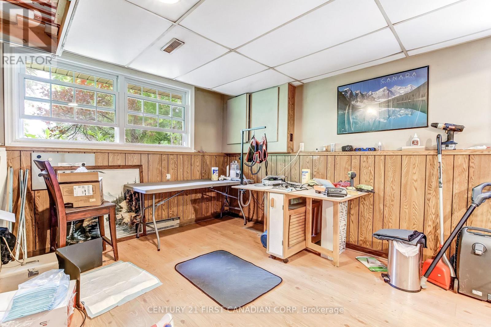 6892 CENTURY DRIVE - Image 18