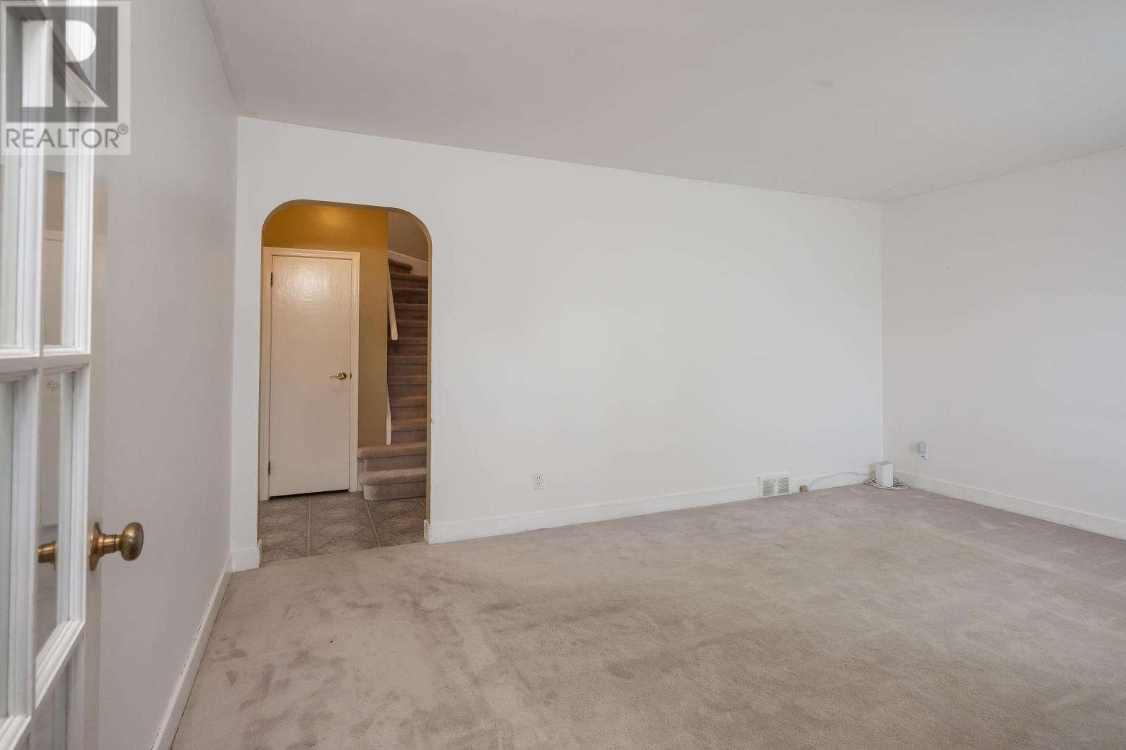 2219 Arthur ST E - 12