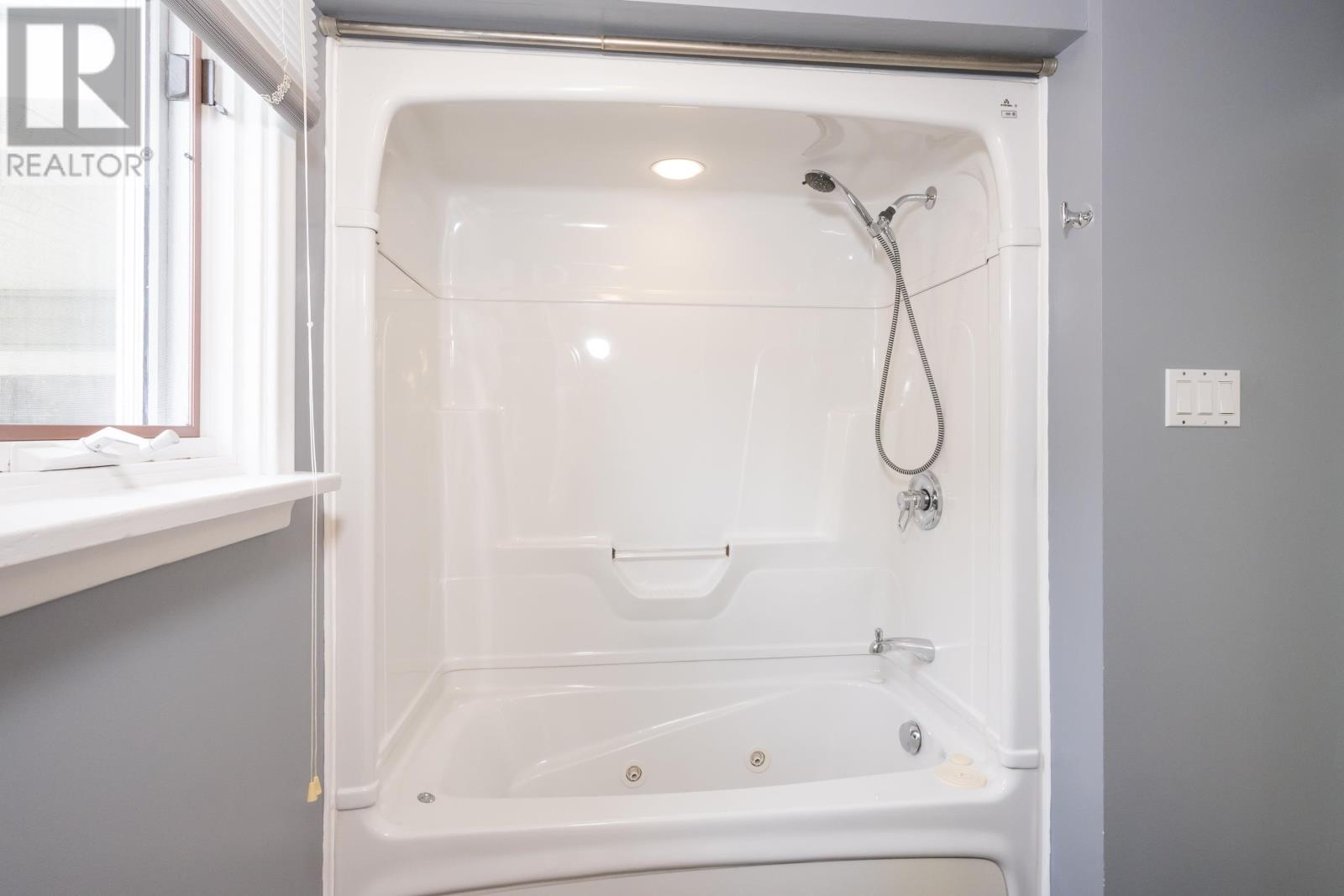 2219 Arthur ST E - 21
