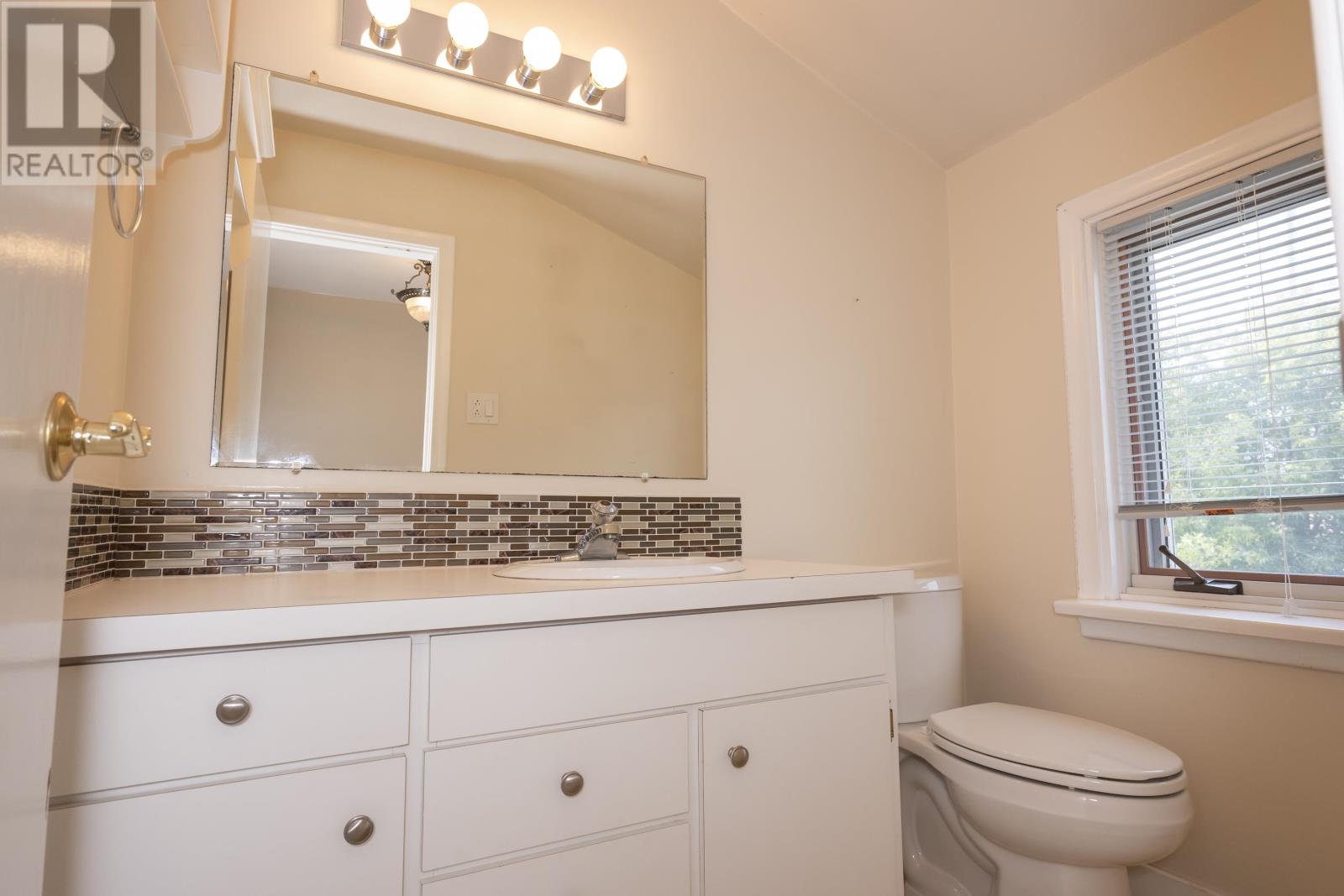 2219 Arthur ST E - Image 23