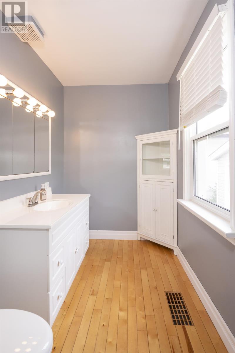 2219 Arthur ST E - Image 19