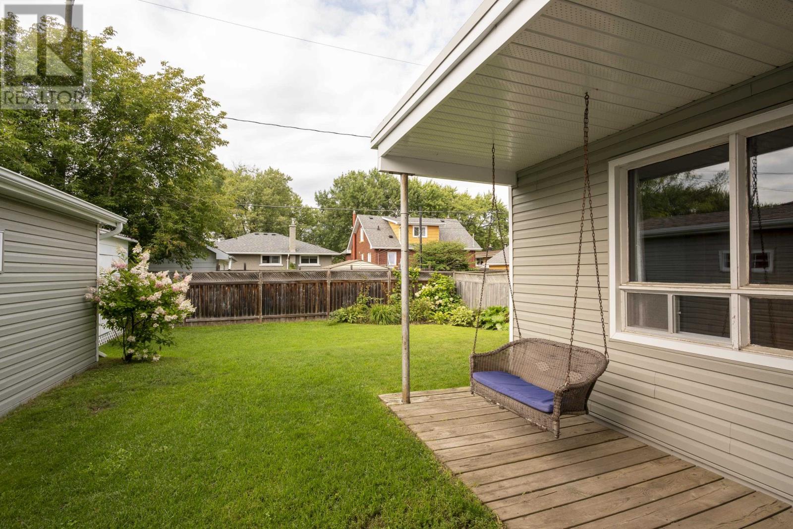 2219 Arthur ST E - Image 35