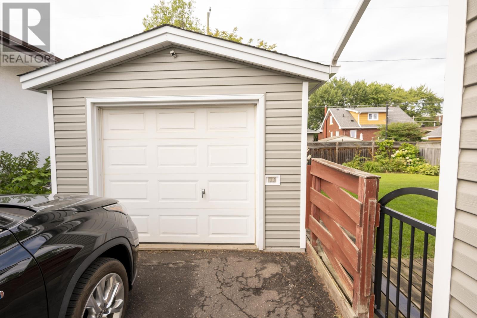 2219 Arthur ST E - 37