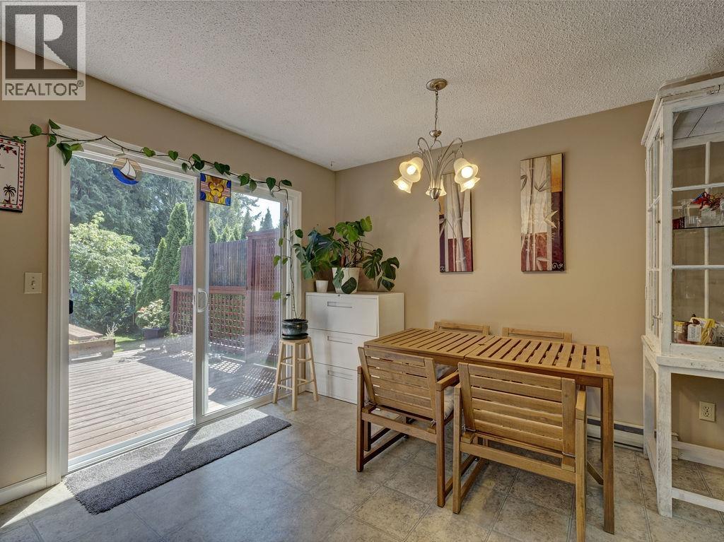 3367 RICHARDS ROAD, Roberts Creek
