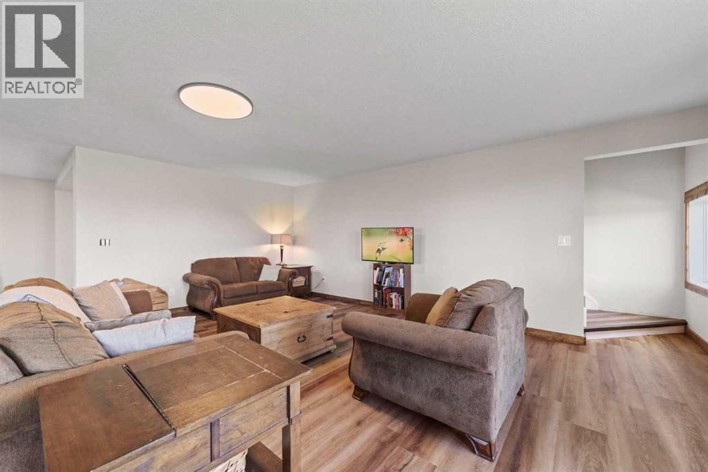 Listing photo – 48448 Range Road 184, Rural Camrose County