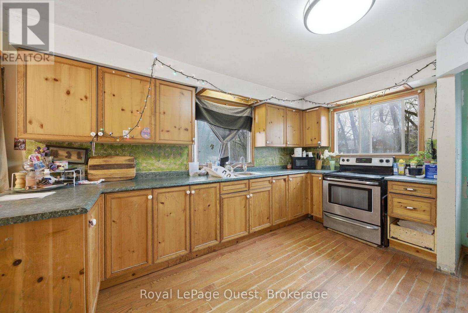 7476 ASH CRESCENT - Image 5
