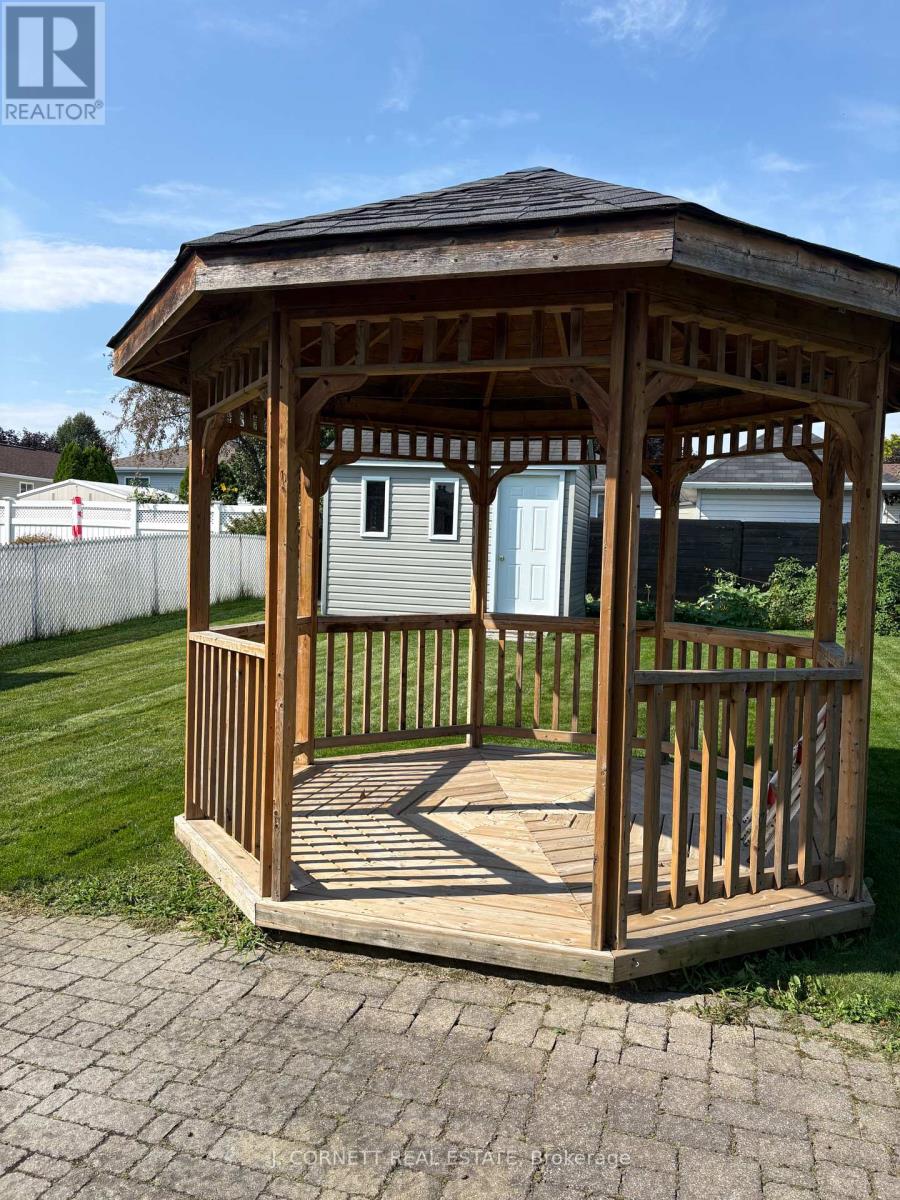 133 DUNBAR AVENUE - 23