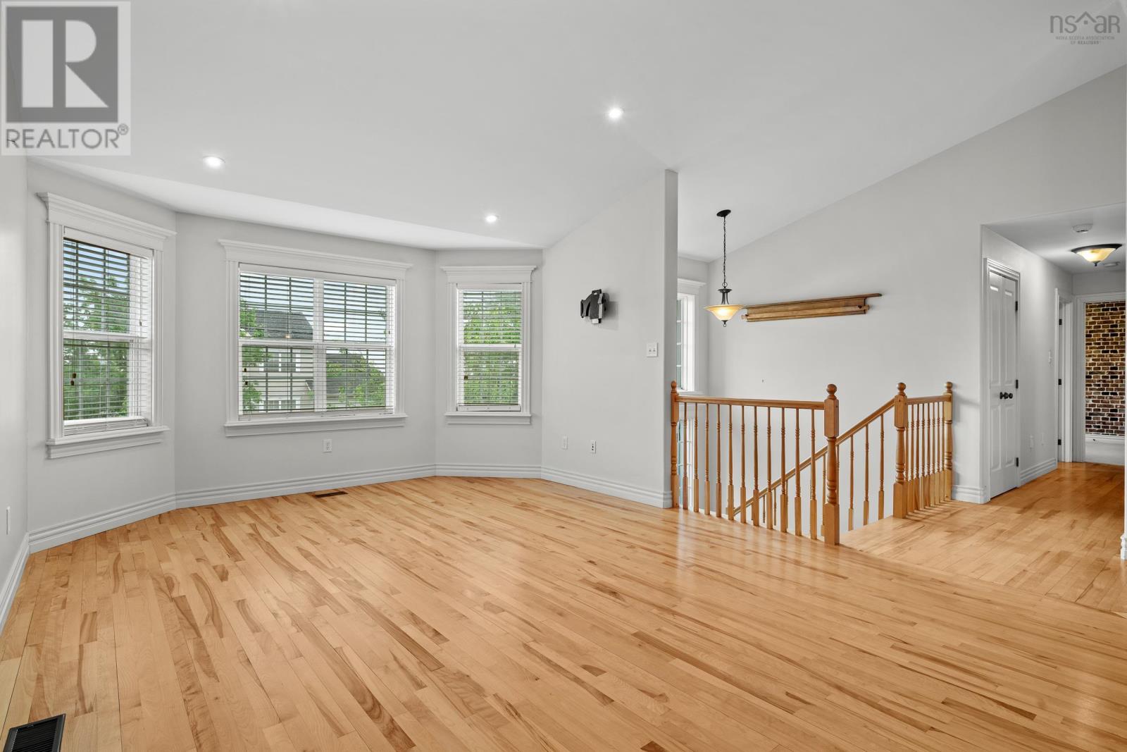 Property 7 of 44 of 45 Stirling Drive