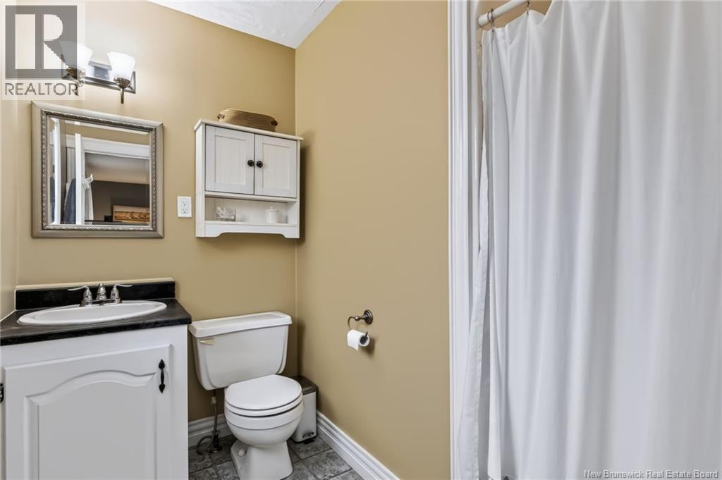 65 Meadow Avenue - Image 23