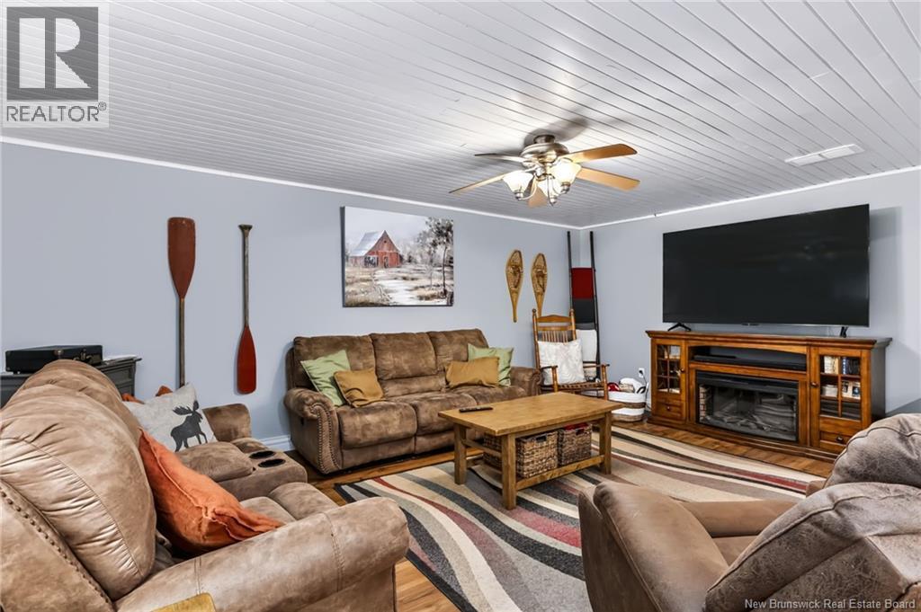 65 Meadow Avenue - Image 30
