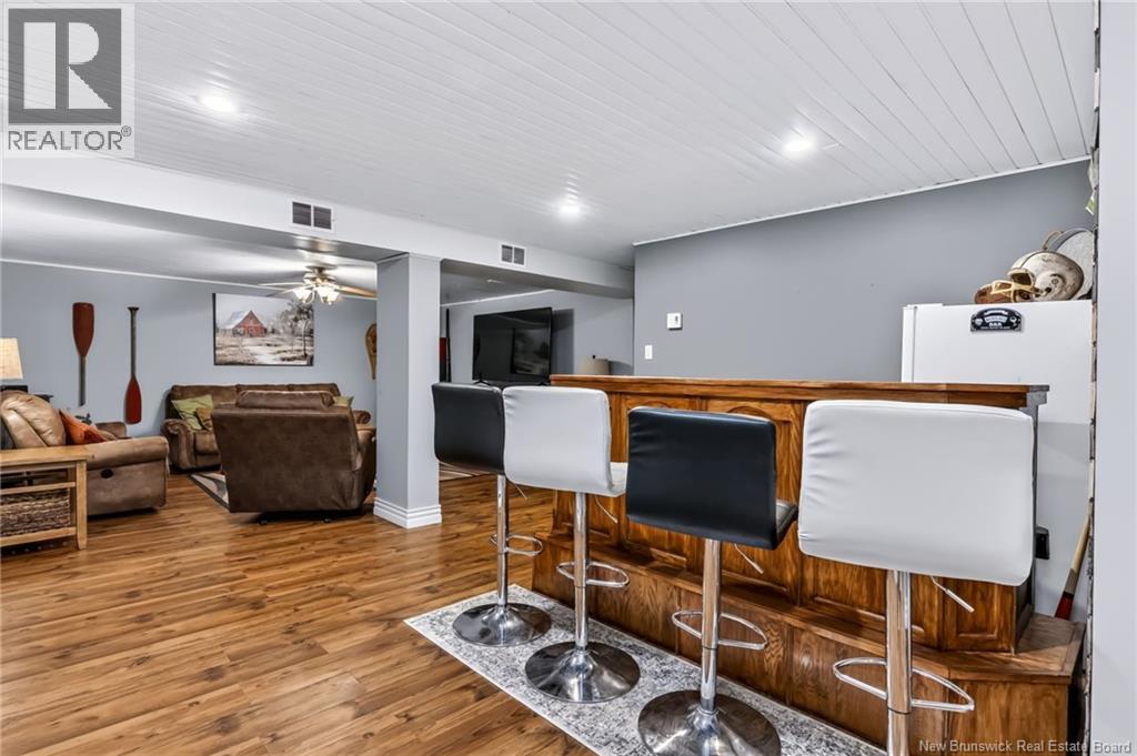 65 Meadow Avenue - Image 29